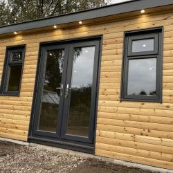 Antracietgrijs openslaande deuren met zijpanelen – Stel zelf samen 17 French Door scaled 1